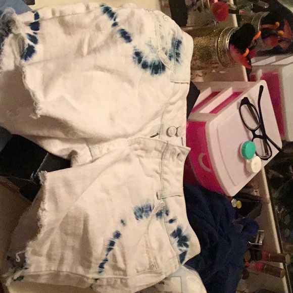 Bleached cut off jean shorts - Picture 1 of 1